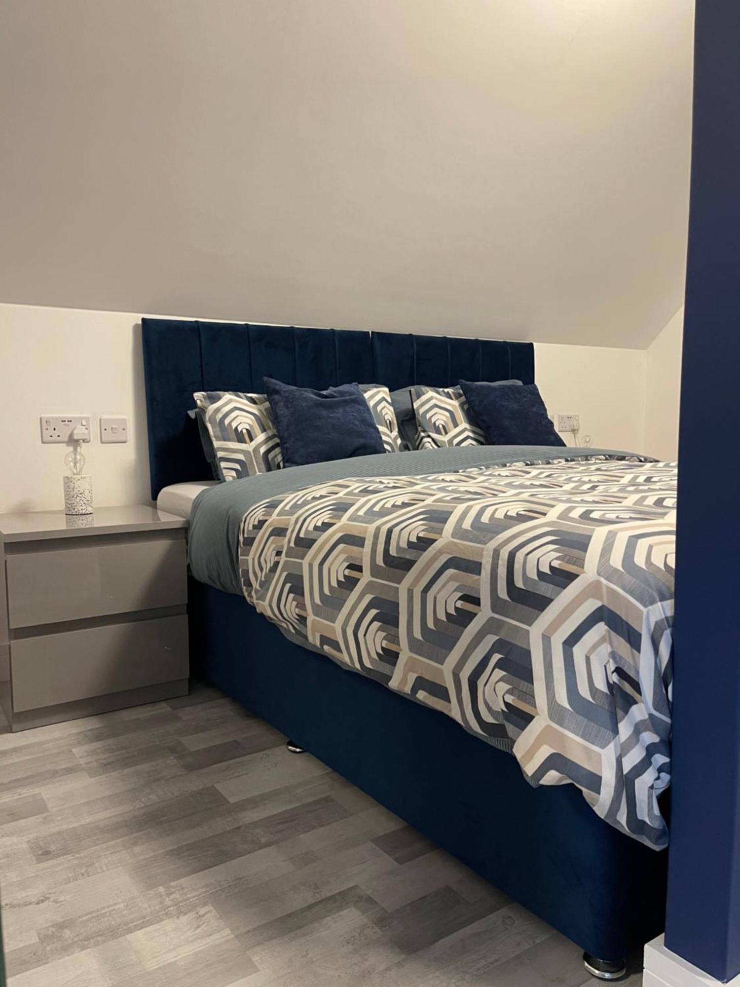 Lochside Loft - Self Catering Apartment For 2 In A Great Location For Inverness Airport And Both Cabot Highlands & Nairn Golf Courses Ngoại thất bức ảnh