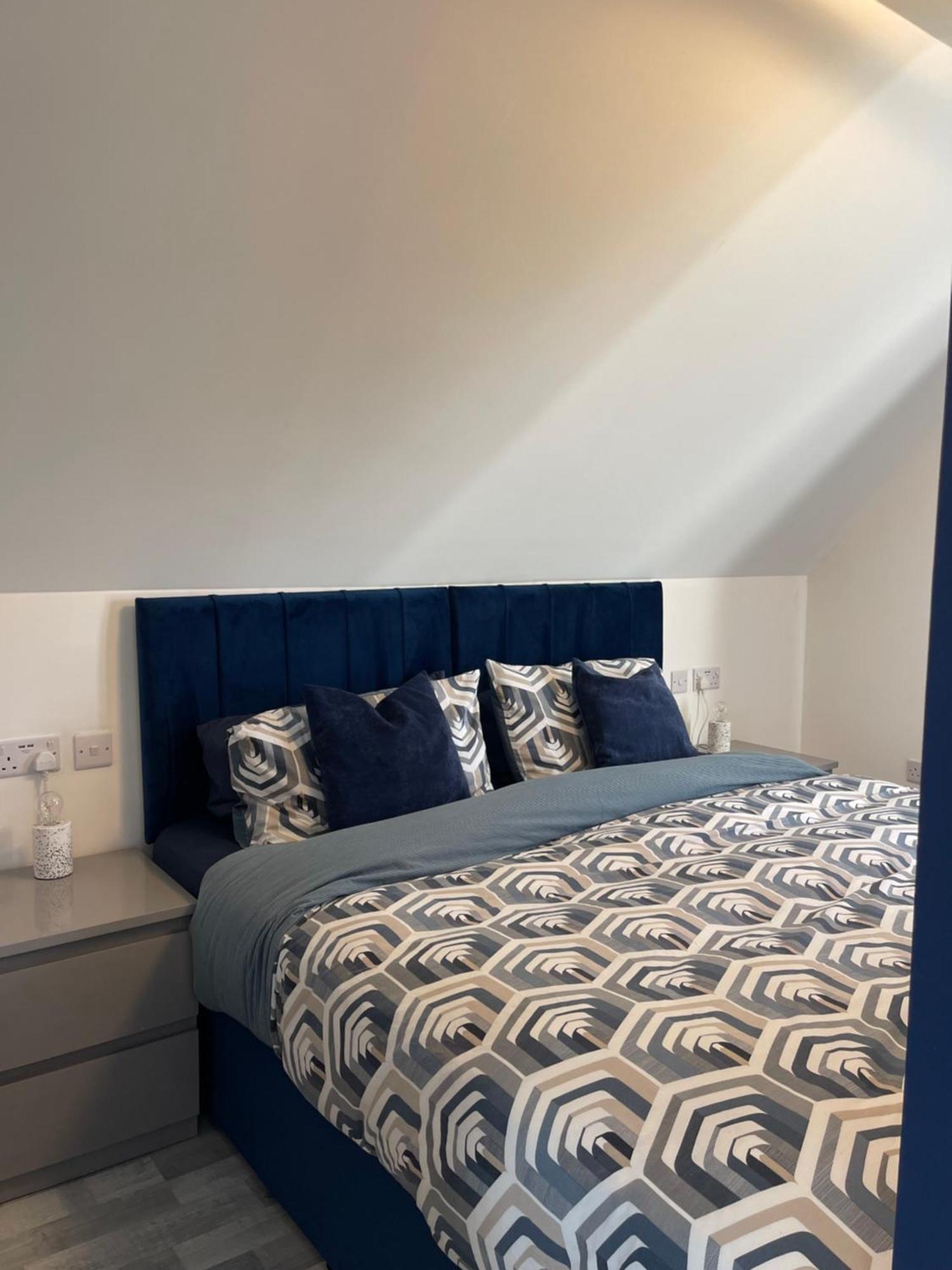 Lochside Loft - Self Catering Apartment For 2 In A Great Location For Inverness Airport And Both Cabot Highlands & Nairn Golf Courses Ngoại thất bức ảnh